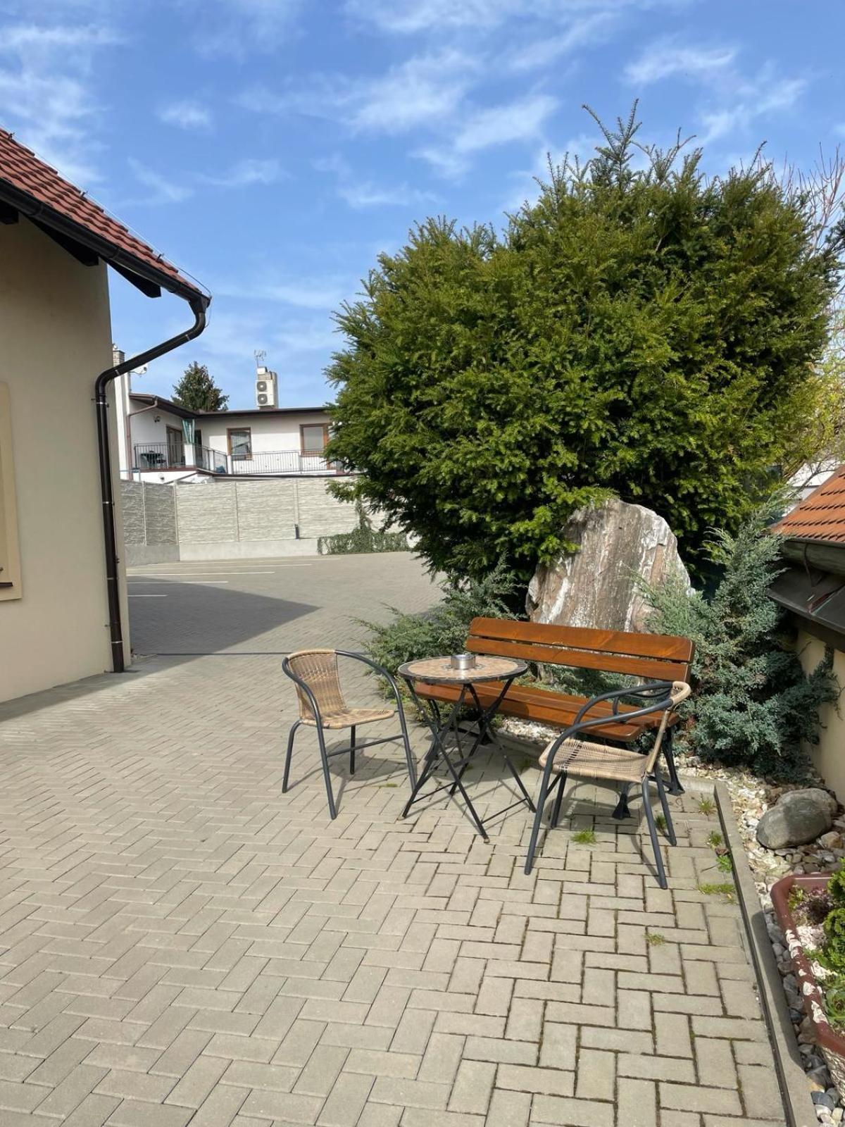 Penzion Sezemice Exterior photo