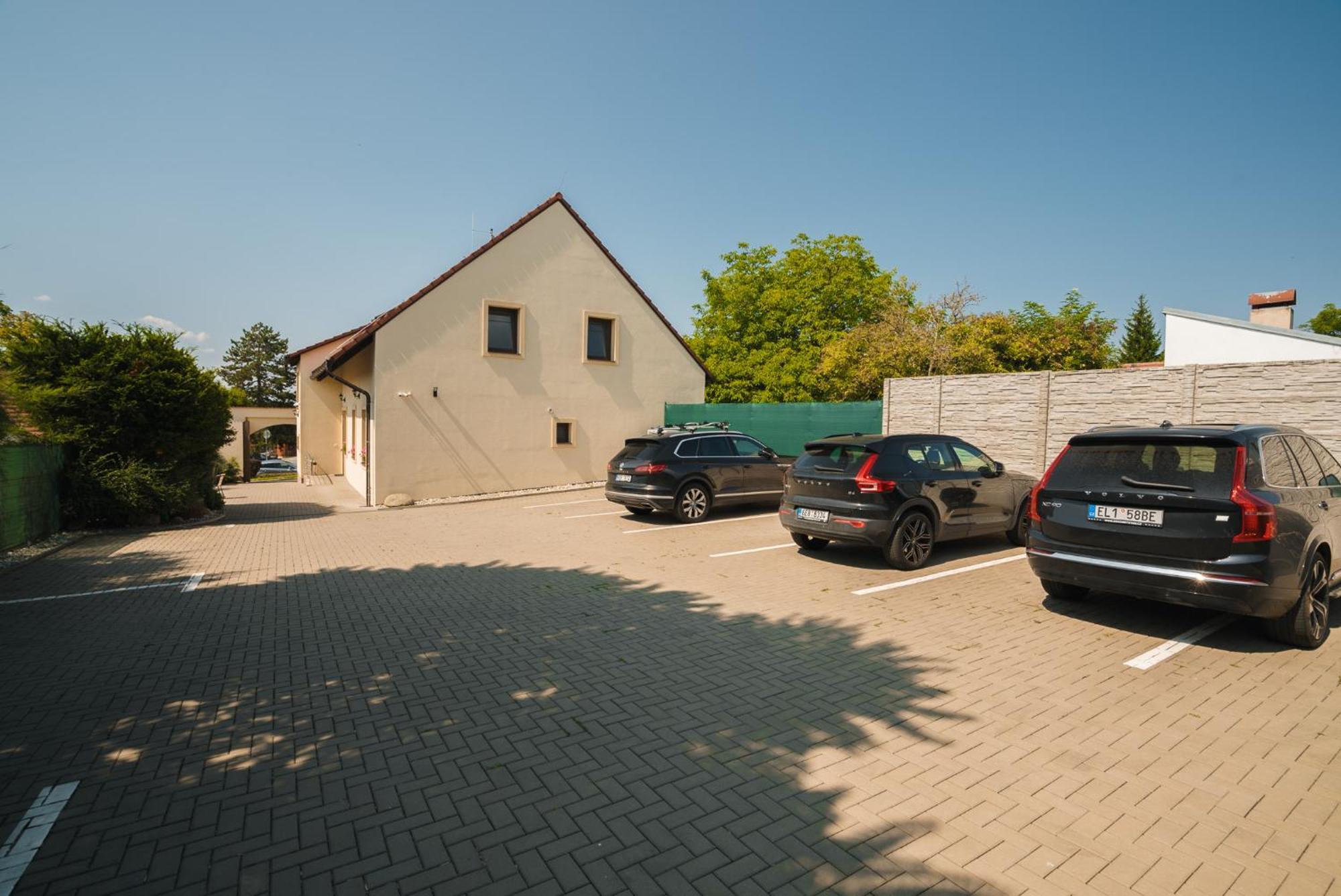 Penzion Sezemice Exterior photo