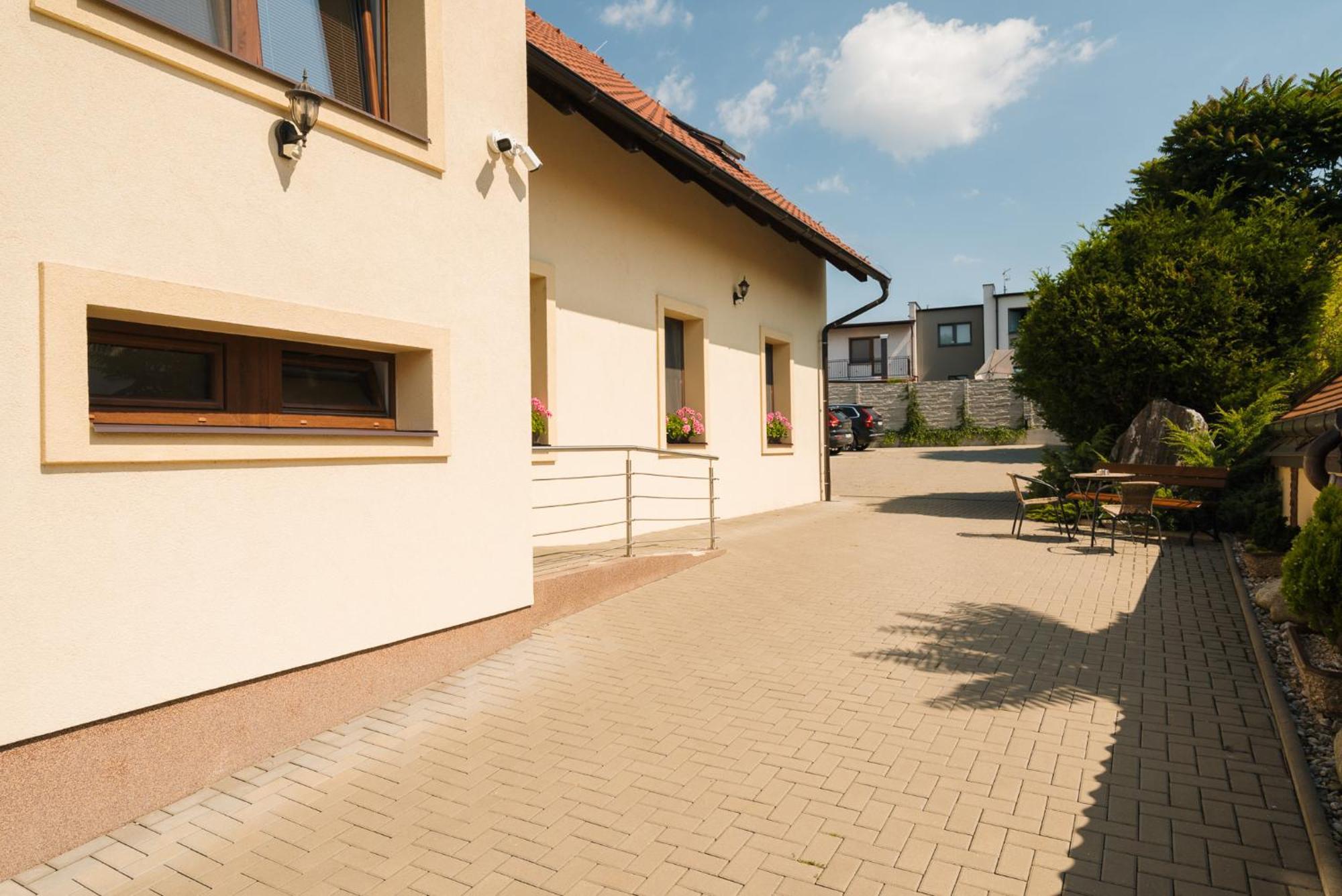Penzion Sezemice Exterior photo